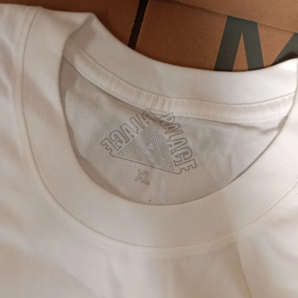 PALACE LOGO TEE IN WHITE - XL