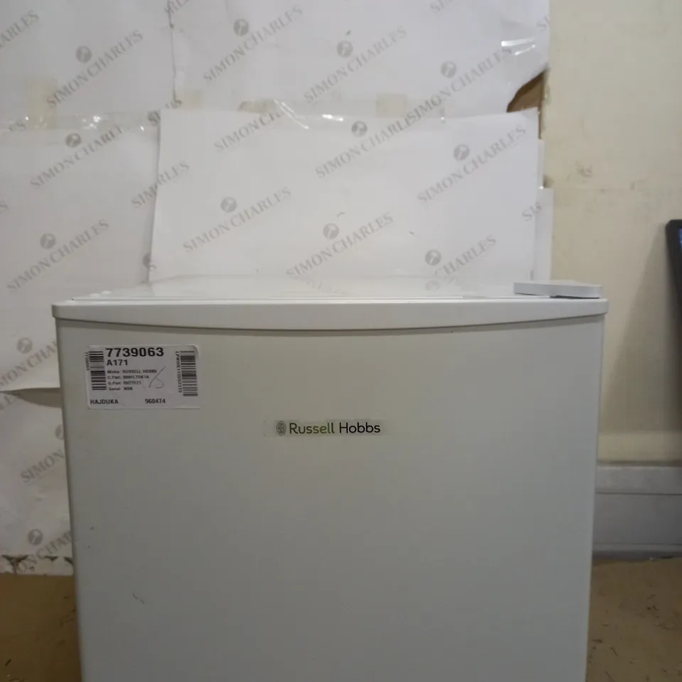RUSSELL HOBBS RHTTFZ1 32L TABLE TOP F ENERGY RATING FREEZER WHITE, 32
