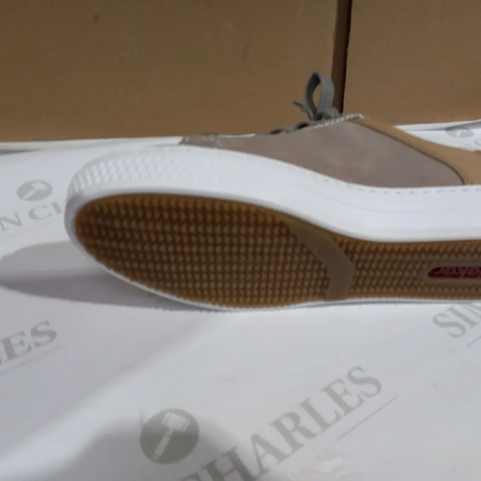 BEIGE RIEKER TRAINERS SIZE 3.5