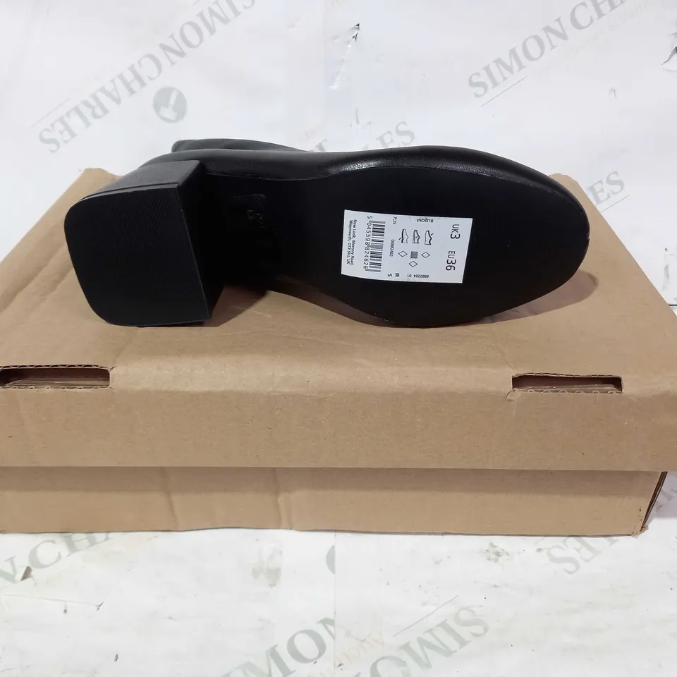 BOXED PAIR OF NEW LOOK BLOCK HEELED BOOTS IN BLACK UK SIZE 3