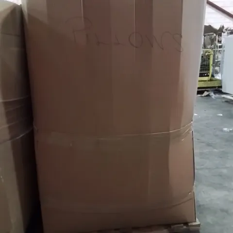 PALLET CONTAINING LARGE QUANTITY OF PILLOWS