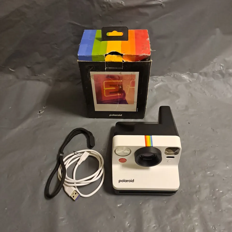 BOXED POLAROID NOW INSTANT CAMERA GEN 2