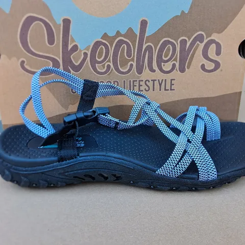 BOXED PAIR OF SKECHERS WOMENS BLACK SANDALS - UK 7