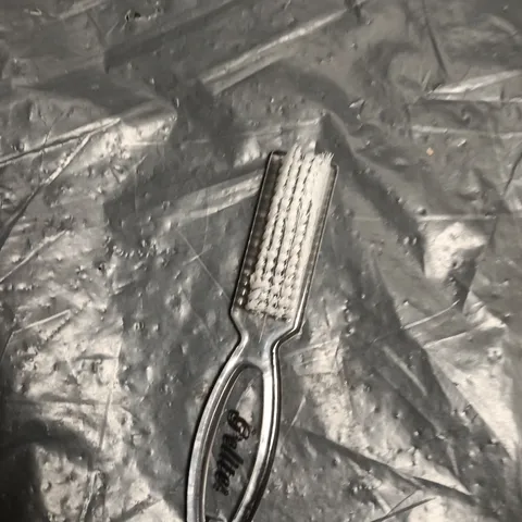 BOX OF APPROXIMATELY 450 NAIL BRUSHES