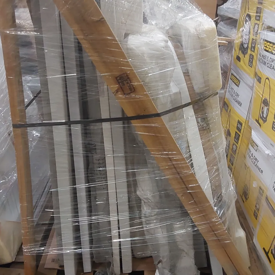 PALLET CONTAINING APPROXIMATELY 12x MIX STONE RESIN & ACRYLIC SHOWER TRAYS