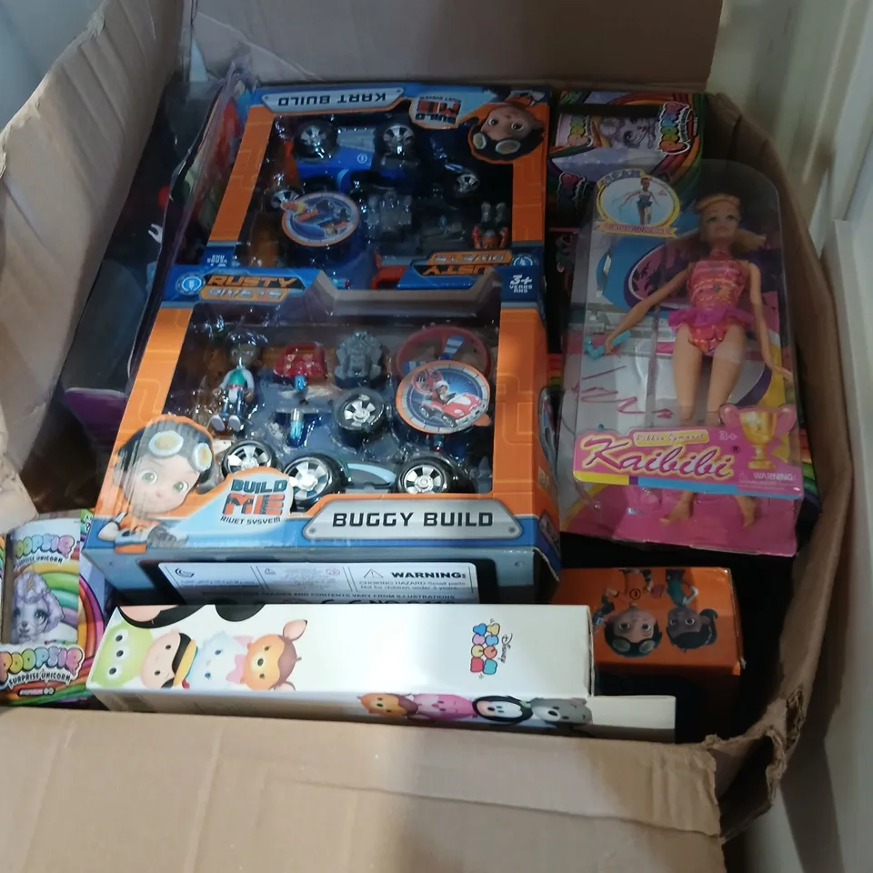 CAGE OF ASSORTED PRODUCTS TO INCLUDE; LED PANEL LIGHTS AND ASSORTED TOYS