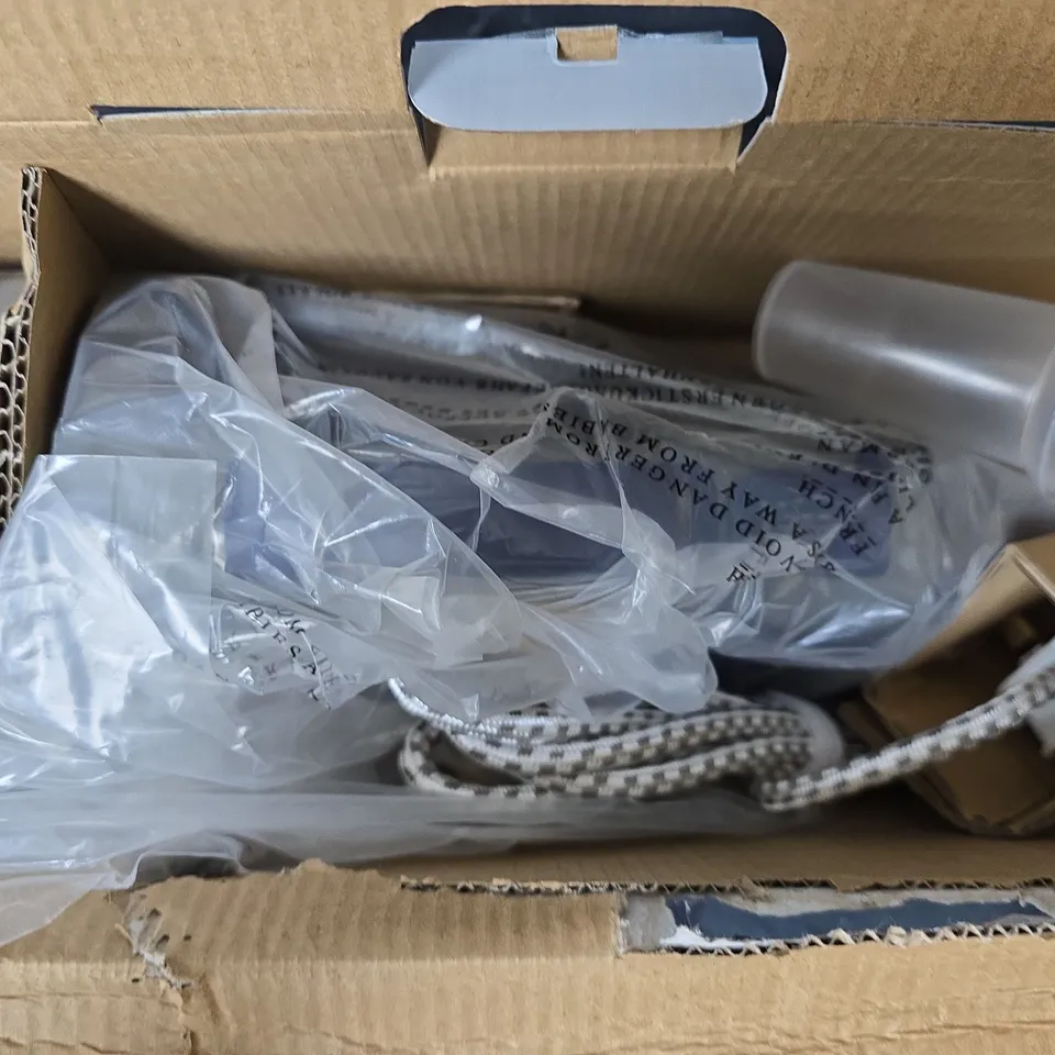 BOXED GOBLIN 2400W CORDLESS STEAM IRON