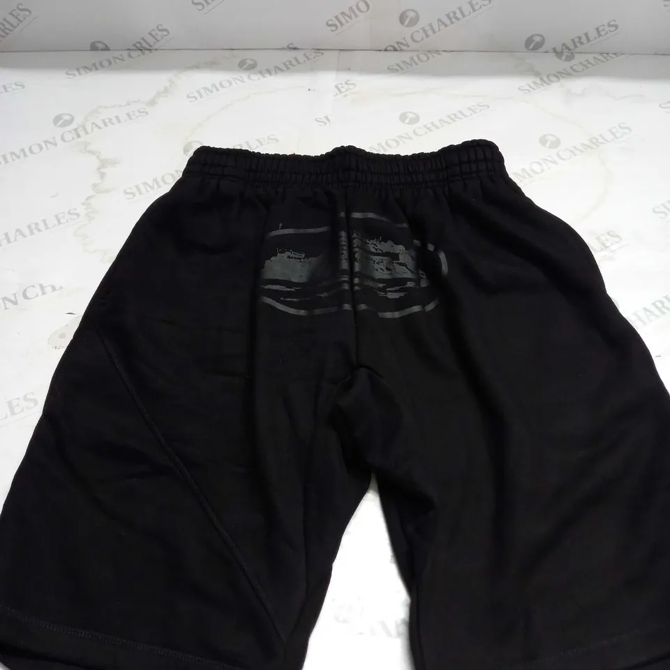CORTIEZ FLEECED SHORTS SIZE M
