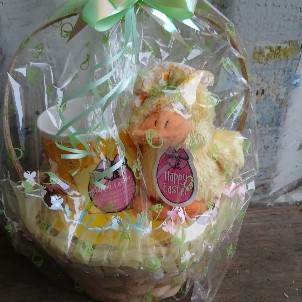 PALLET OF APPROXIMATELY 100 EASTER GIFT BASKET WITH PLUSH CHICK – CLEAR CELLOPHANE GIFT WRAP