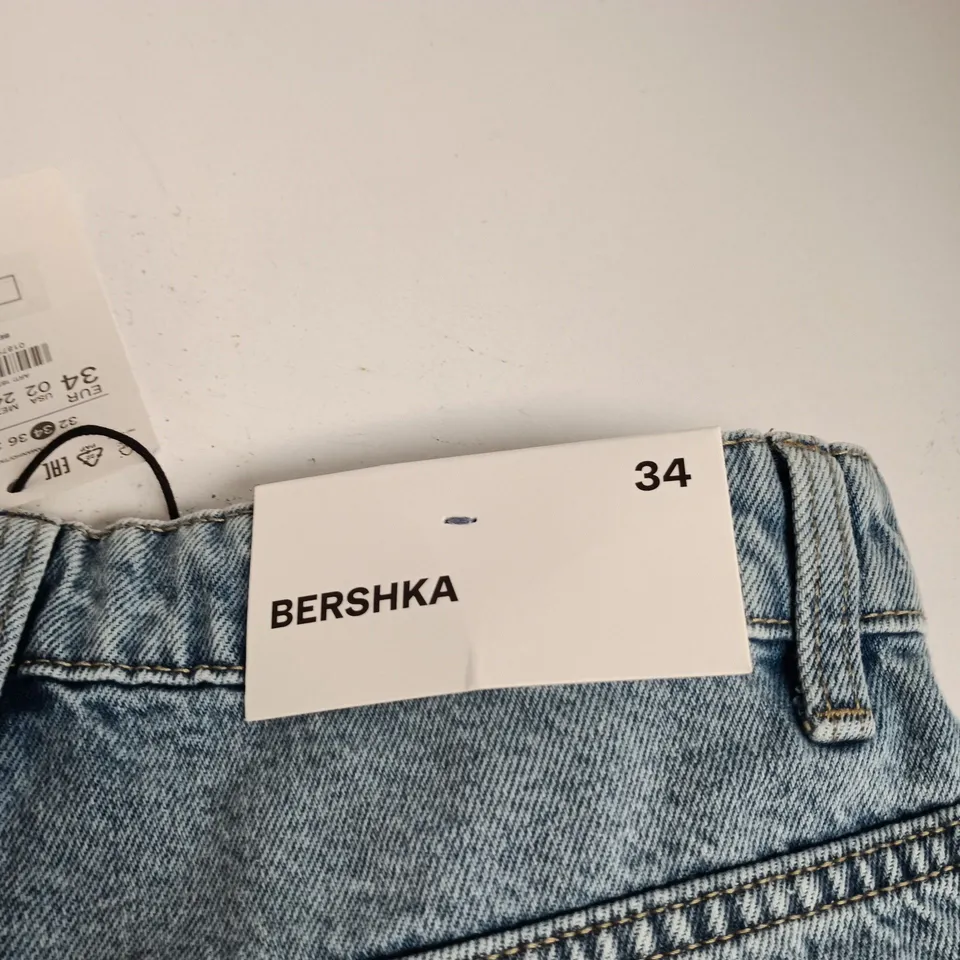BERSHKA WOMEN’S DENIM SHORTS – EU 34 (US 2), TAG ATTACHED