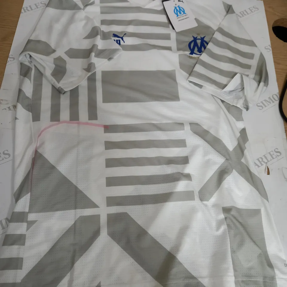 MARSEILLE FOOTBALL JERSEY SIZE L  