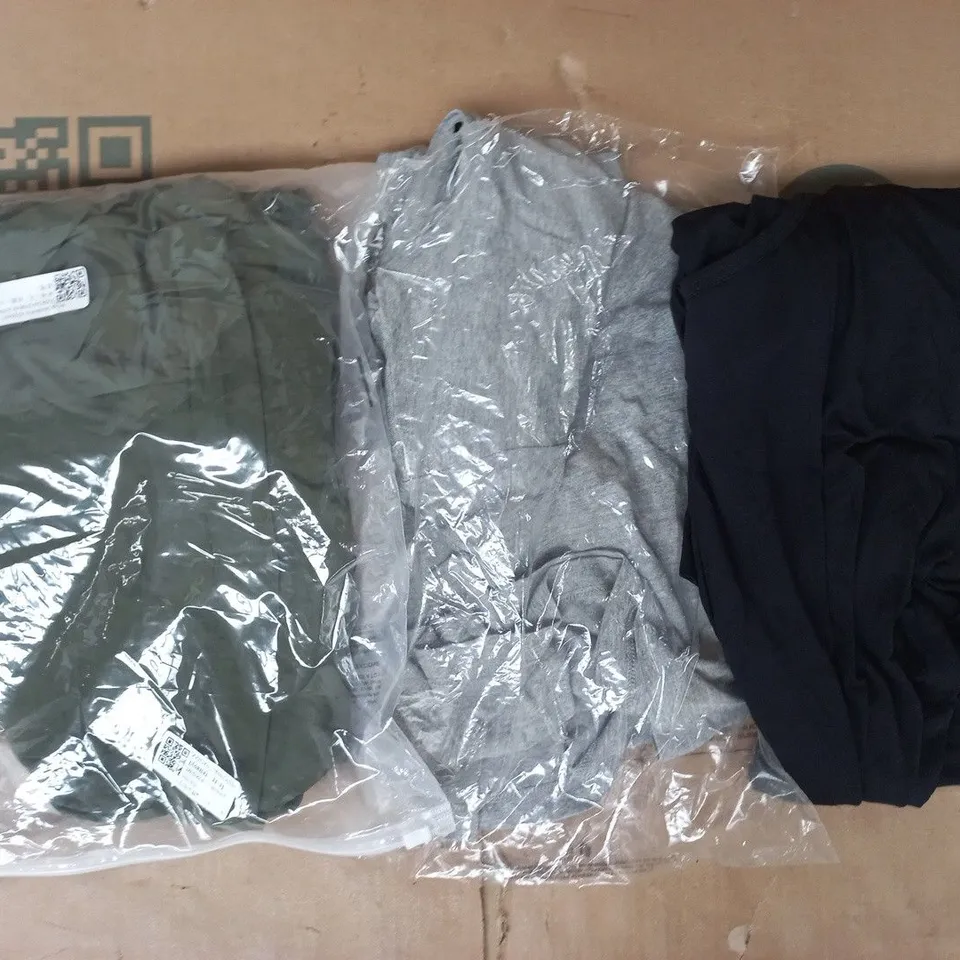 APPROXIMATELY 15 ASSORTED CLOTHING AND FASHION PRODUCTS IN VARIOUS STYLES AND SIZES - COLLECTION ONLY