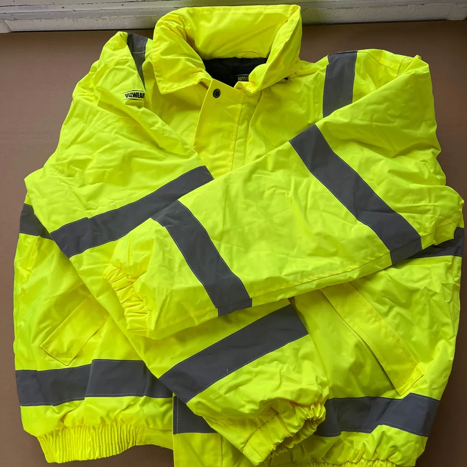 VIZWEAR VISLITE COAT IN SIZE 4XL