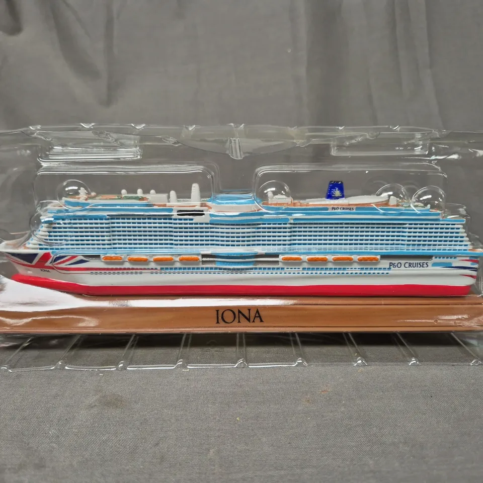 IONA P&O IONA MODEL CRUISE SHIP 