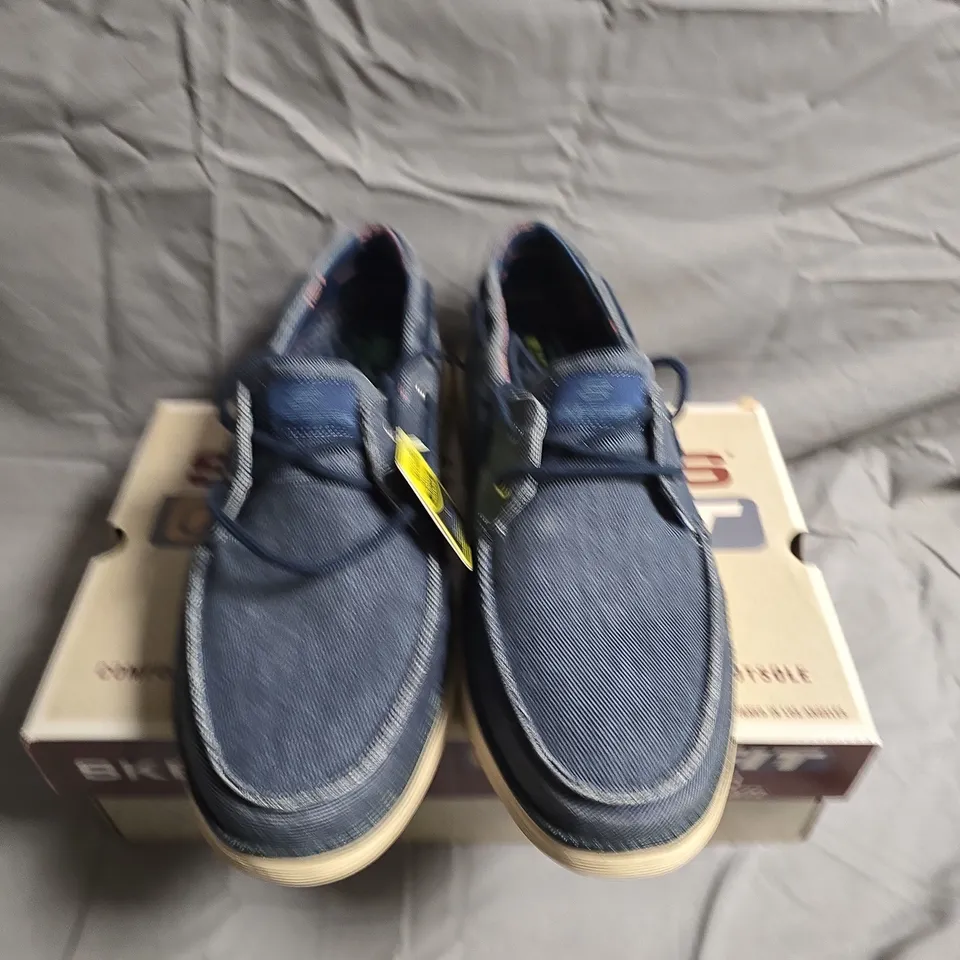 BOXED PAIR OF SKECHERS LORANO STATUS SHOES - UK SIZE 12