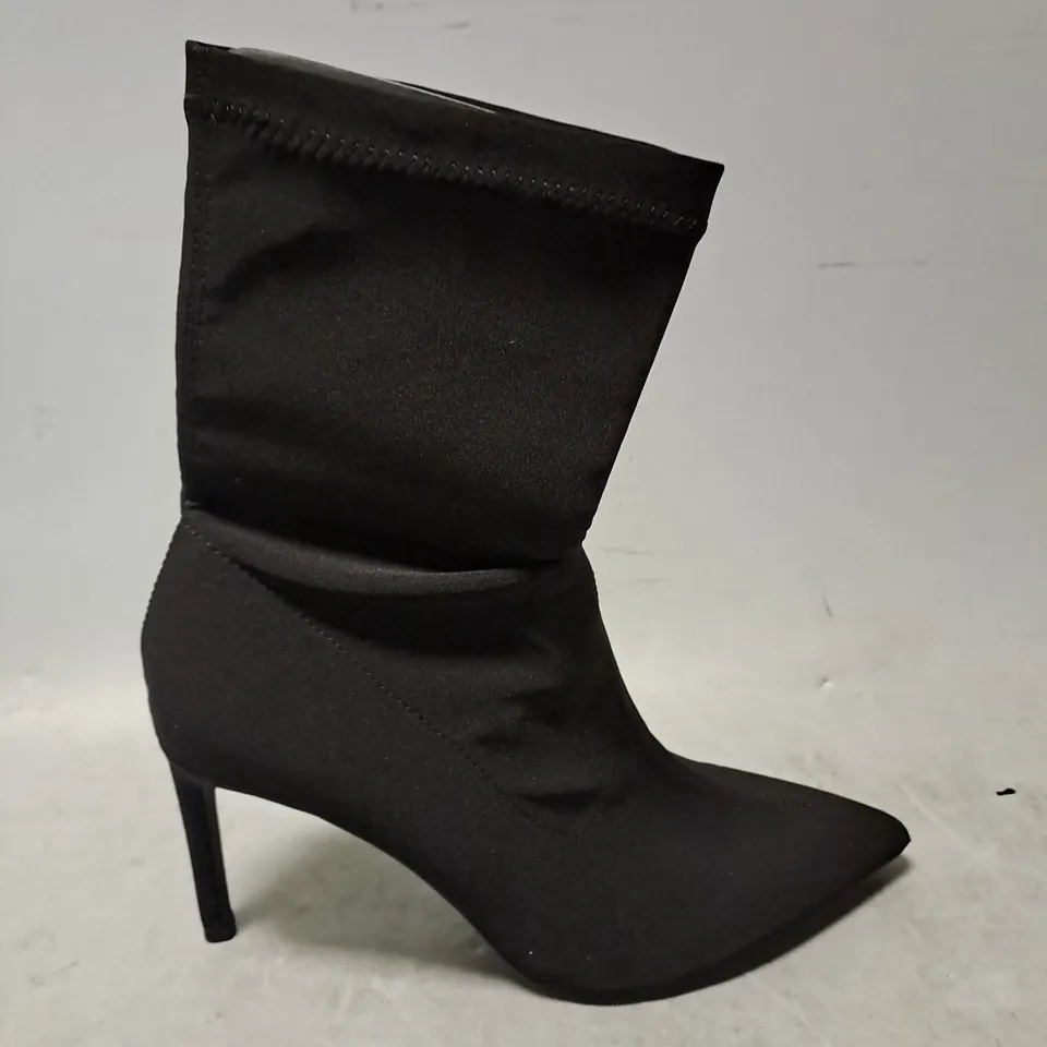 PAIR OF BERSHKA STILETTO HEEL ANKLE BOOT IN BLACK SIZE 6