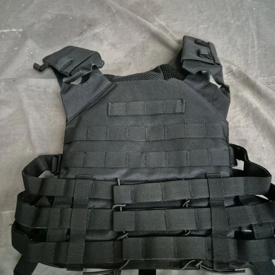 UNBRANDED BLACK TACTICAL VEST / PLATE CARRIER – ADJUSTABLE STRAPS, FRONT & SIDE - SMALL