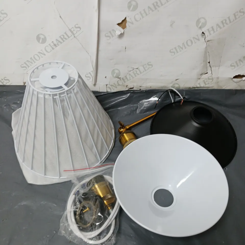 APPROXIMATELY 5 ASSORTED LIGHTING FIXTURES & FITTINGS IN VARIOUS STYLES 