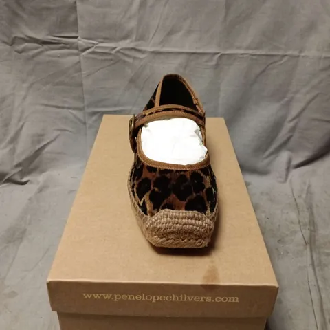 BOXED PAIR OF  PENELOPE CHILVERS FLORA LEOPARD VELVET ESPADRILLE – UK 5 (EU 38) BROWN