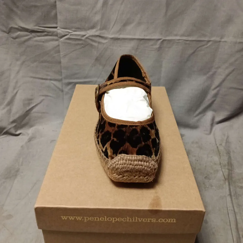 BOXED PAIR OF  PENELOPE CHILVERS FLORA LEOPARD VELVET ESPADRILLE – UK 5 (EU 38) BROWN