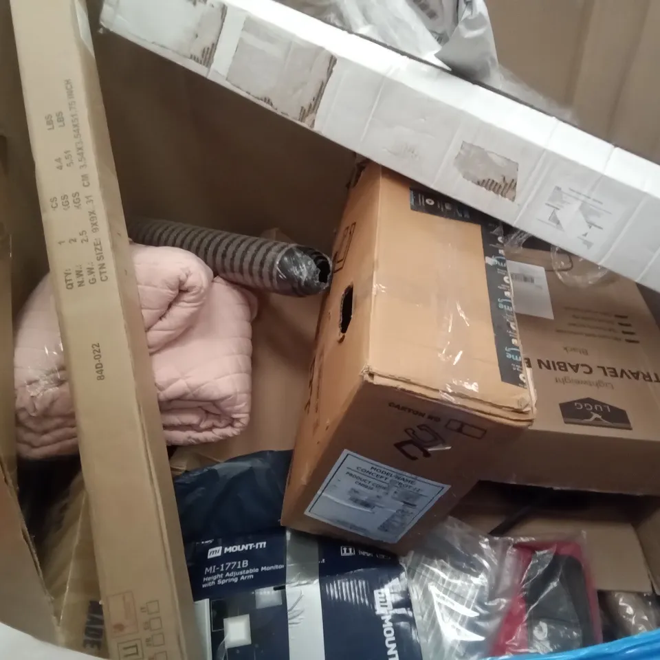 PALLET OF ASSORTED ITEMS INCLUDING MOTORCYCLE HELMET, MICROWAVE OVEN RACK, FORGING MOUNT TV WALL MOUNT, SUMMER WREATH, SMART LED CEILING LIGHT, MULTIPURPOSE DOOR MAT