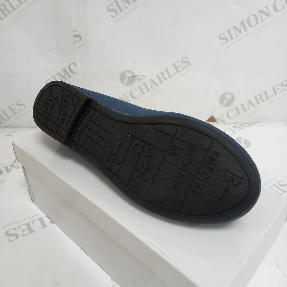 BOX OF APPROXIMATELY 20 PAIRS OF NAVY BLUE FLAT FLOWER SHOES 