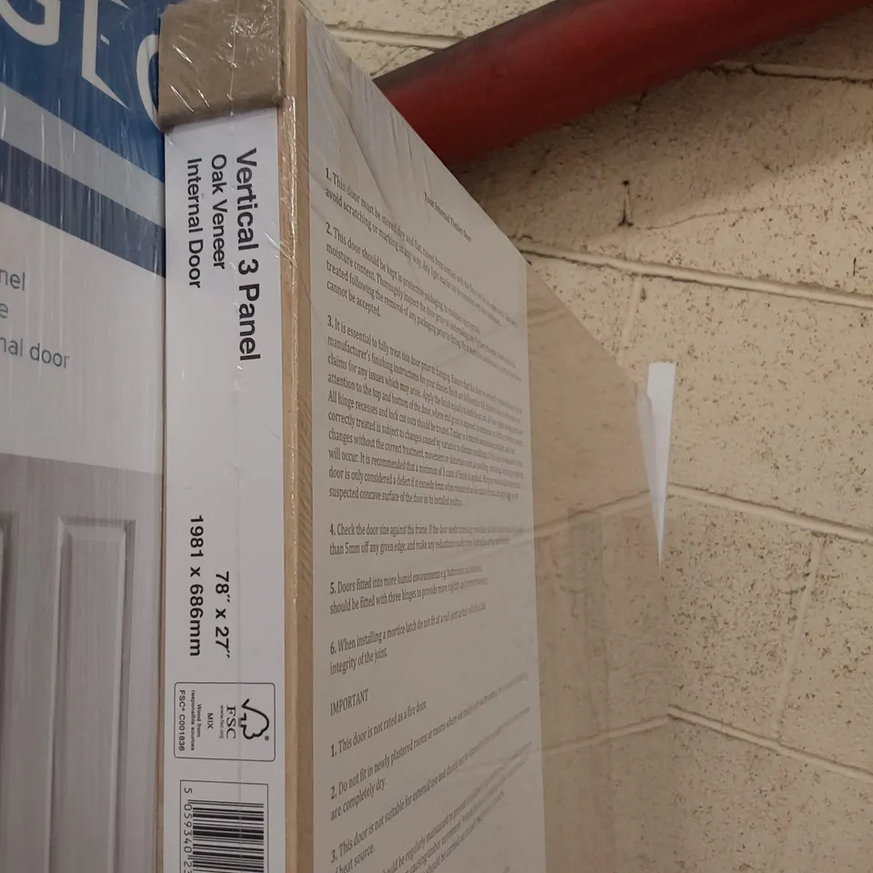 OAK VENEER VERTICAL 3 PANEL INTERNAL DOOR 1981 × 686mm