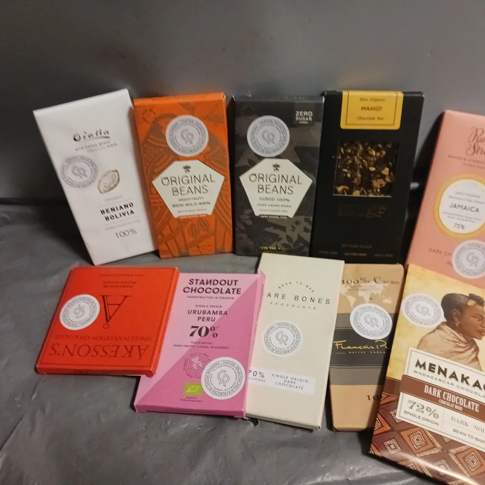 APPROXIMATELY 10 ASSORTED CONFECTIONARY TO INCLUDE MENAKAO MADAGASCAR CHOCOLATE, PUMP STREET DARK CHOCOLATE, ORIGINAL BEANS SWEET FRUITY BENI WILD