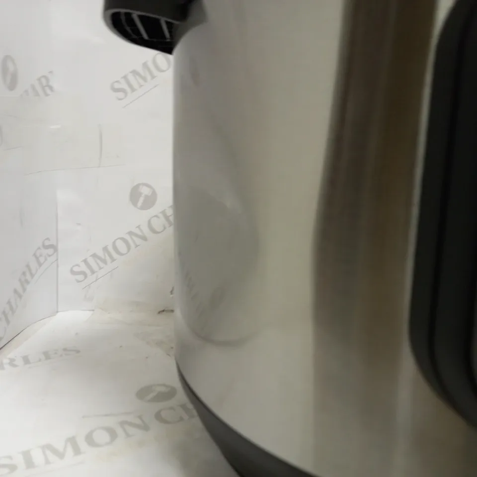INSTANT POT DUO MULTI USE PRESSURE COOKER