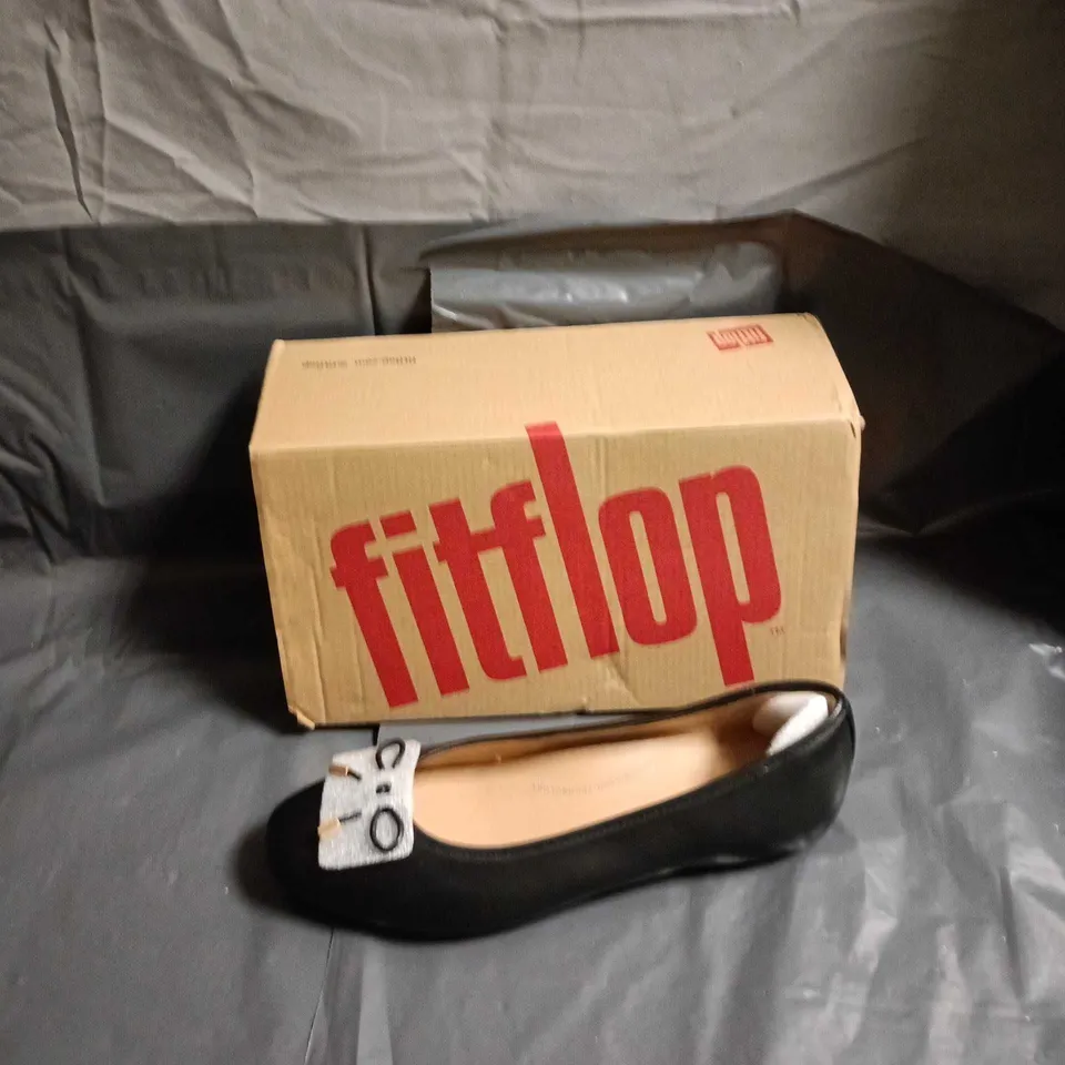 FITFLOP BLACK LEATHER BALLET FLATS WITH BOW – UK 6.5