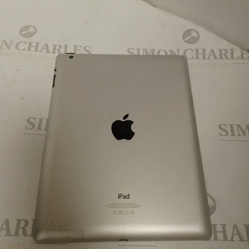 UNBOXED APPLE IPAD MODEL A1458 SILVER/BLACK