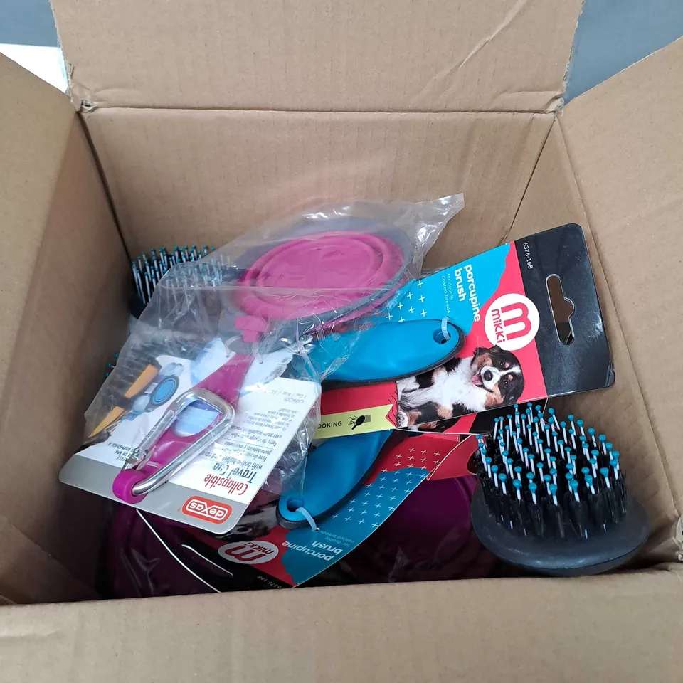 BOX OF APPROX 10 ASSORTED HOUSEHOLD ITEMS TO INCLUDE MIKKI PORCUPINE PET BRUSH AND DEXAS COLLAPSIBLE TRAVEL CUP