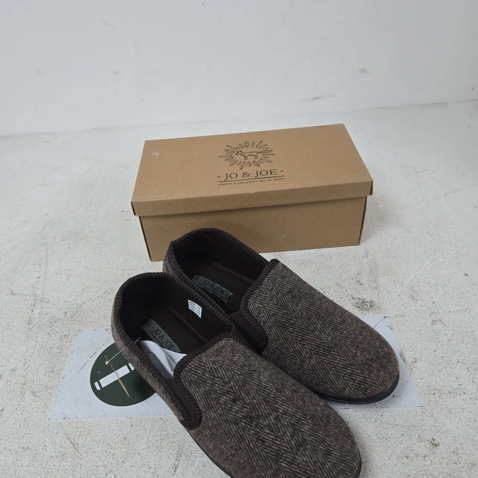 JO & JOE HAIG WIDE FIT BROWN SLIP-ON SHOES, UK 11