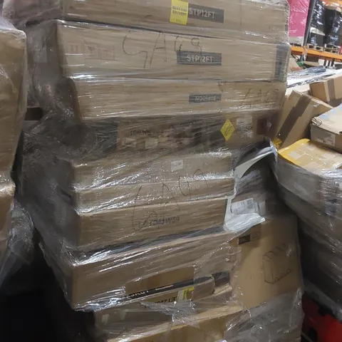 PALLET OF ASSORTED ITEMS INCLUDING: SIDE TABLE, RUBBISH BIN, CAT TREE ECT