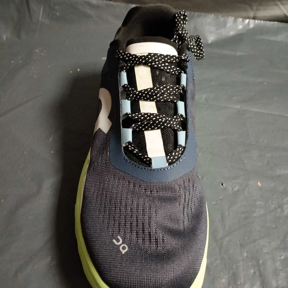 UNBOXED PAIR OF ON CLOUD RUNNING TRAINERS - UK SIZE 6