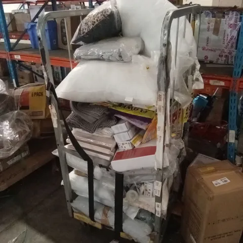 CAGE OF ASSORTED HOUSEHOLD GOODS AND PRODUCTS TO INCLUDE; LIGHTS, CUSHIONS, BEDDING ETC