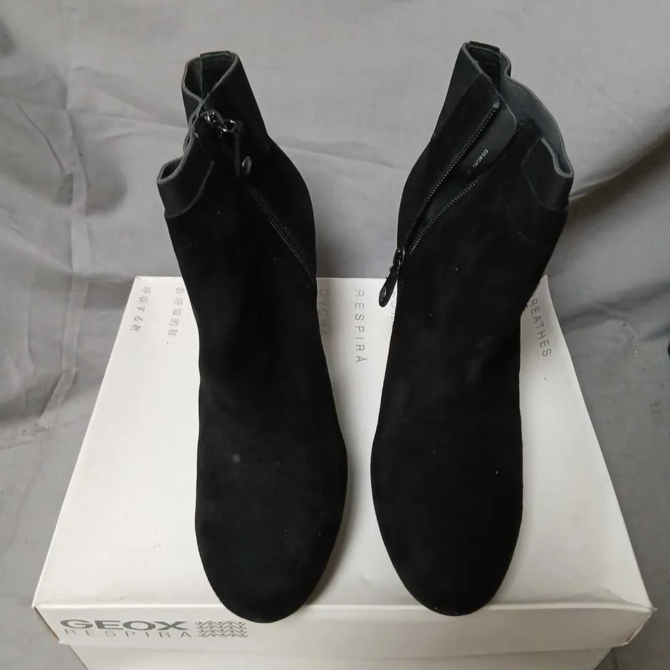 GEOX RESPIRA BLACK SUEDE ANKLE BOOTS – UK 7.5 (EU 41)