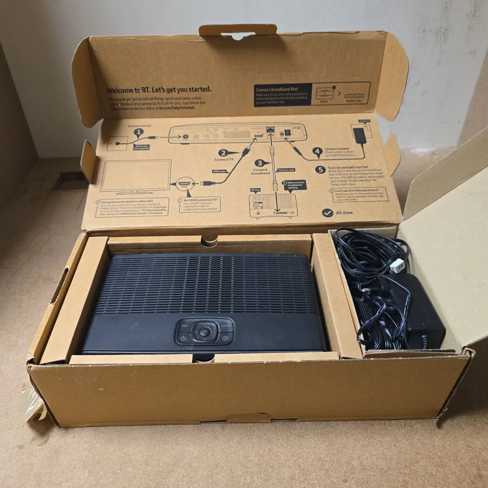 BT YOUVIEW BOX RECEIVER BOXED WITH ACCESSORIES