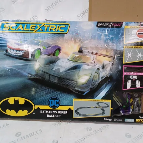 BOXED SCALEXTRIC DC BATMAN VS JOKER RACE SET