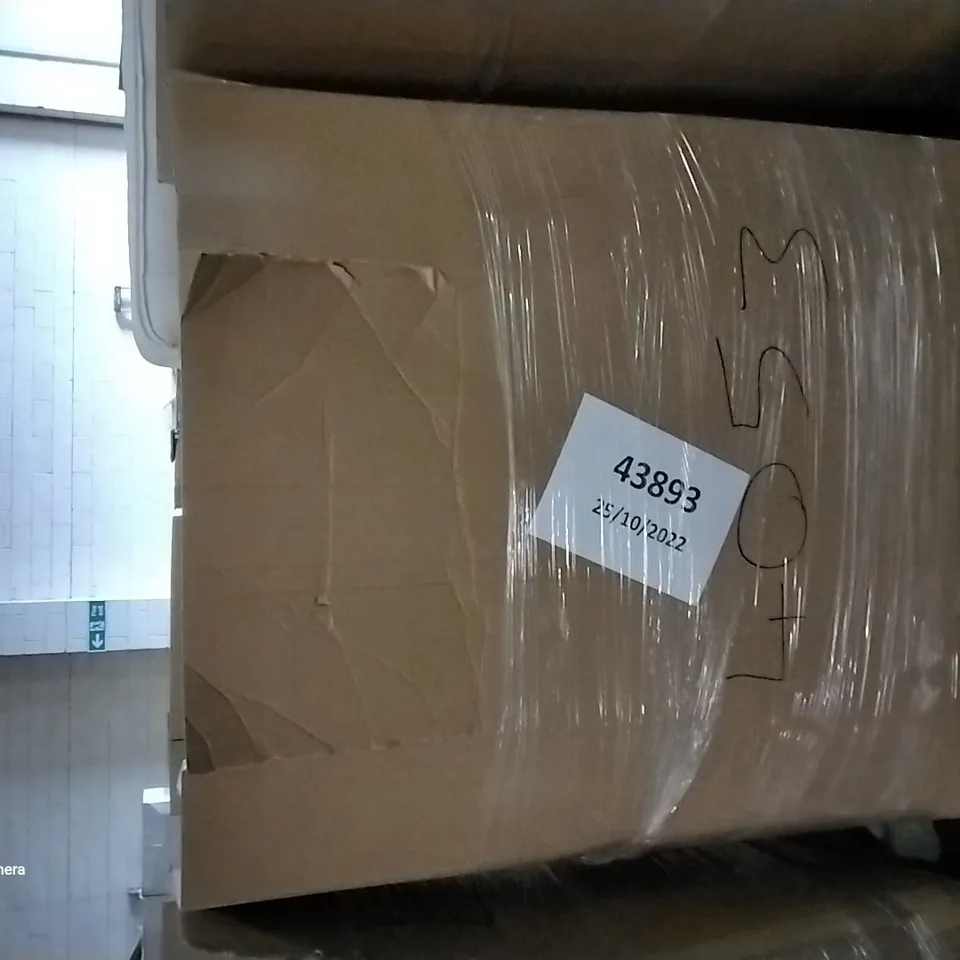 PALLET OF ASSORTED ITEMS INCLUDING GADA GARDEN HOSE, ELVIROS MEMORY FOAM CERVICAL PILLOW, AUROROME, SUFUHOM MEMORY FOAM PILLOW, POOTACK SEAT CUSHION, TRAVEL EASE MEMORY FOAM SEAT CUSHION