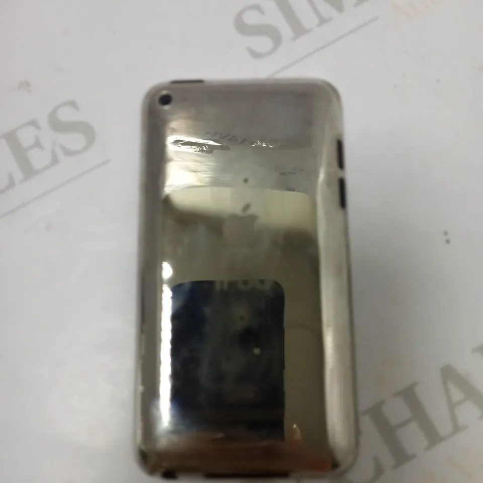 IPOD TOUCH 4TH GEN