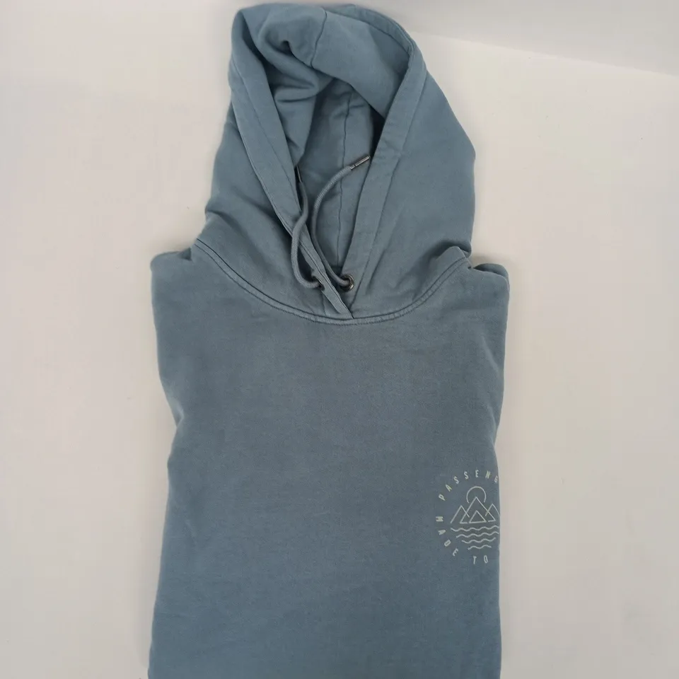PASSENGER ESCAPISM RECYCLED COTTON HOODIE IN FADED DENIM SIZE MEDIUM