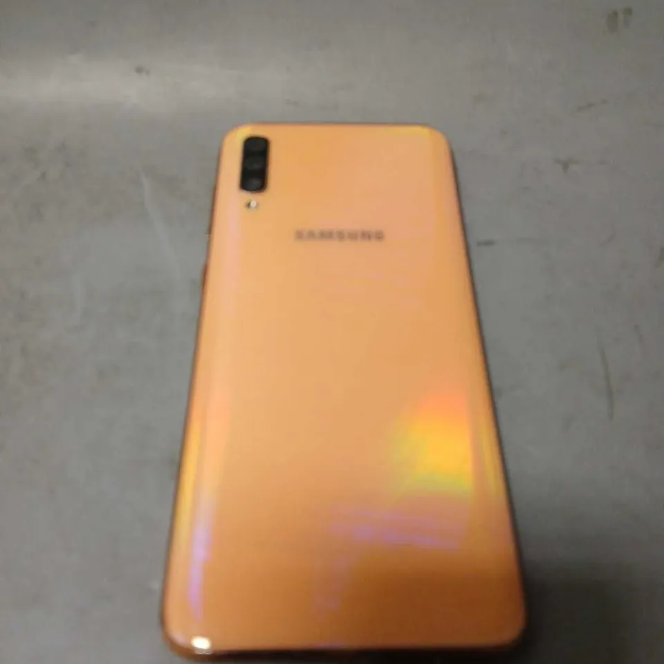 SAMSUNG GALAXY A70