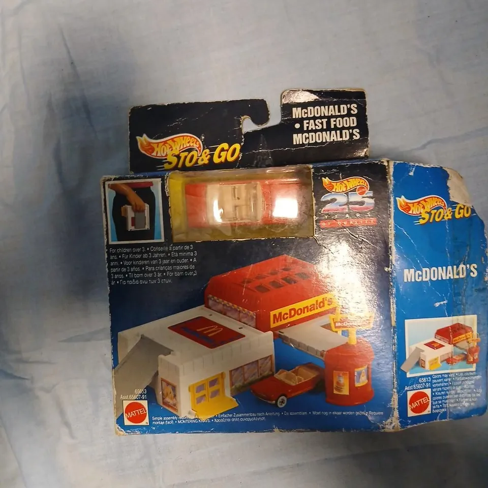 VINTAGE MATTEL MCDONALD'S FAST FOOD PLAYSET – RED BUILDING WITH YELLOW DOOR