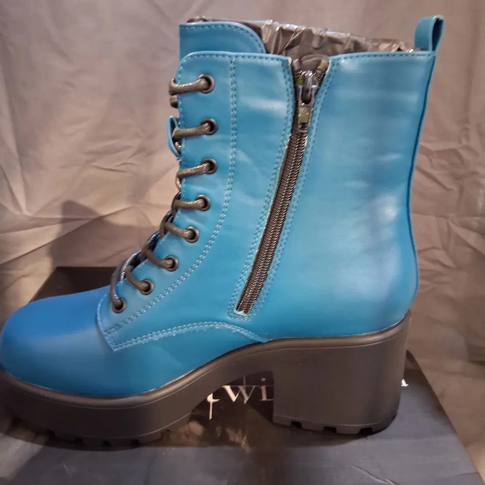 BRAND NEW BOXED KOI X THE TWILIGHT SAGA SPIDERMONKEY MILITARY TEAL BOOTS SIZE 8