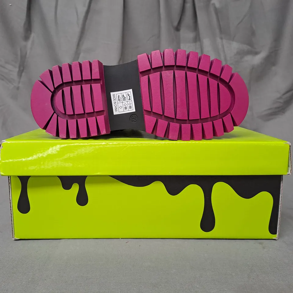 BOXED PAIR OF KOI VEGAN KIDS LIL HELIOS PURPLE FLAME BOOTS IN BLACK UK SIZE 13
