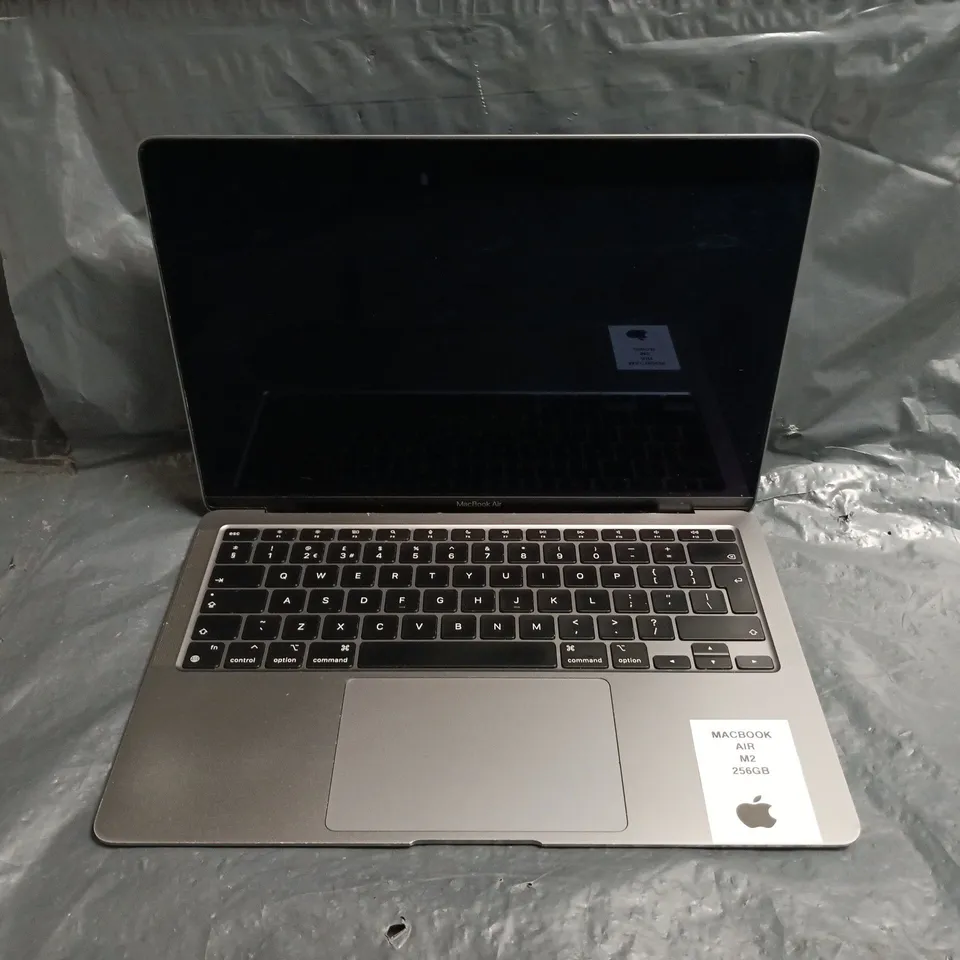 APPLE MACBOOK AIR (A2337)
