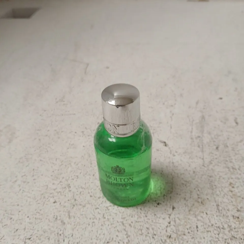 BOX OF APPROXIMATELY 80 X MOLTEN BROWN FRESHMINT MOUTHWASH - 50ML