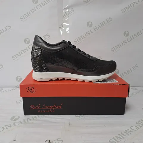 BOXED PAIR OF RUTH LANGSFORD WEDGE BLACK TRAINERS IN PEWTER SIZE 6