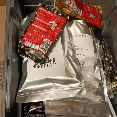 APPROXIMATELY 10 ASSORTED FOOD/DRINK PRODUCTS TO INCLUDE PITTED OLIVES, VINEGAR, NO1 COFFEE ETC